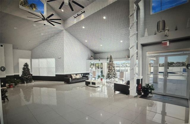 3405 NW 44th St 205, Lauderdale Lakes, FL 33309