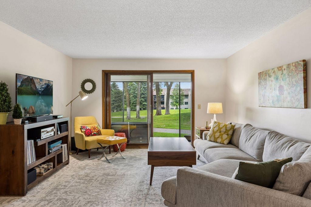 10540 43rd Avenue N 111, Plymouth, MN 55442 — exterior