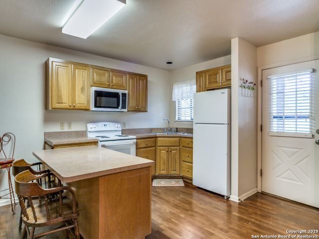 405 Sisterdale, Boerne, TX 78006