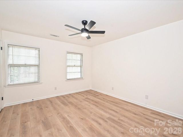 6810 Farmingdale Drive, Charlotte, NC 28212