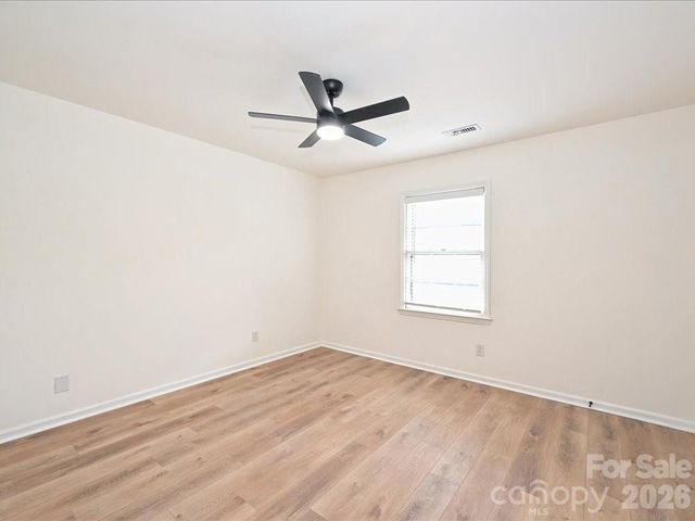 6810 Farmingdale Drive, Charlotte, NC 28212