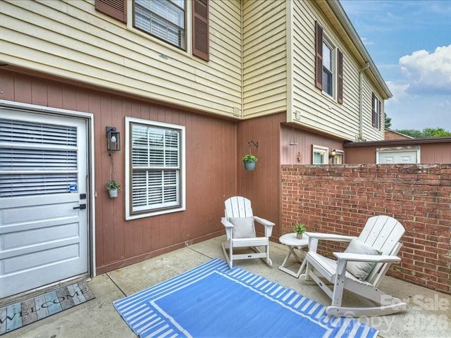 6810 Farmingdale Drive, Charlotte, NC 28212