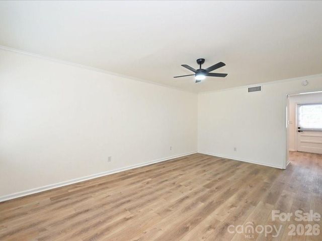 6810 Farmingdale Drive, Charlotte, NC 28212