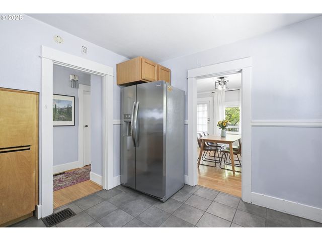7464 Sw 53RD Ave, Portland, OR 97219