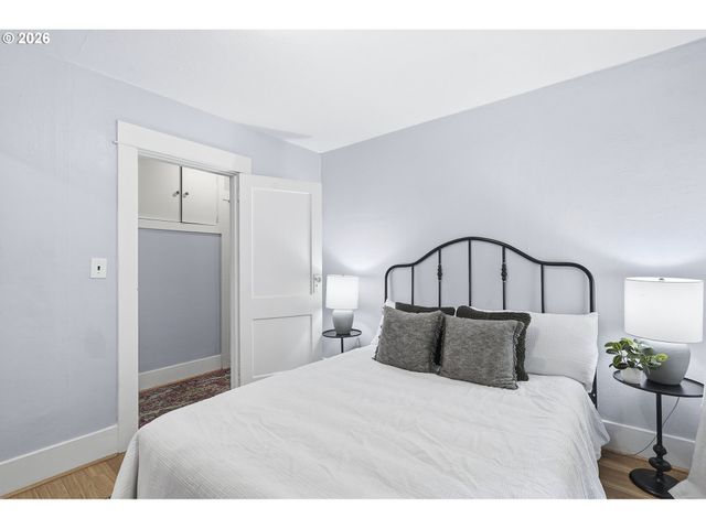 7464 Sw 53RD Ave, Portland, OR 97219