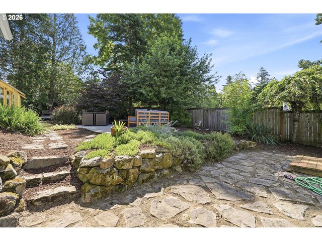 7464 Sw 53RD Ave, Portland, OR 97219