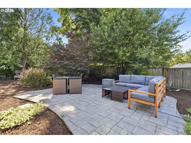 7464 Sw 53RD Ave, Portland, OR 97219