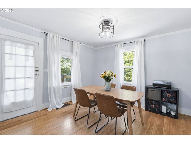 7464 Sw 53RD Ave, Portland, OR 97219