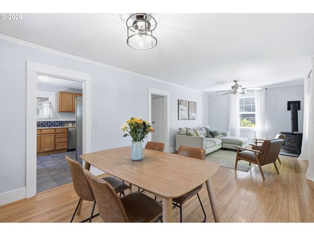 7464 Sw 53RD Ave, Portland, OR 97219