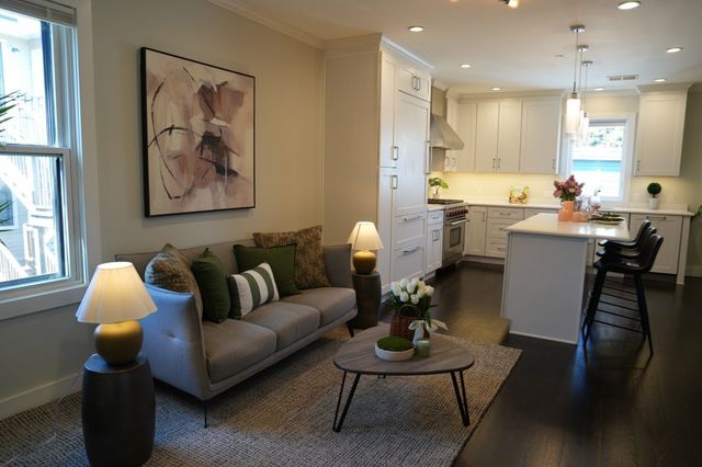 57 Hurley St. 3, Cambridge, MA 02141