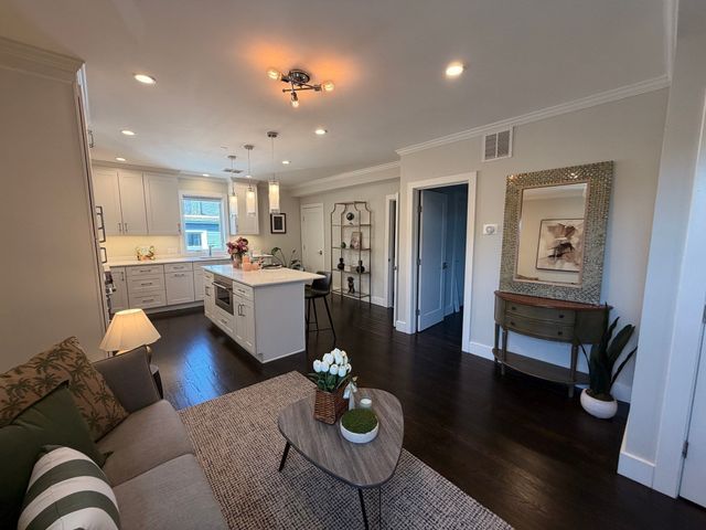 57 Hurley St. 3, Cambridge, MA 02141