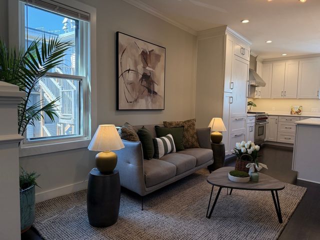 57 Hurley St. 3, Cambridge, MA 02141