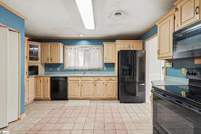 113 Grant Drive, Laurens, SC 29360