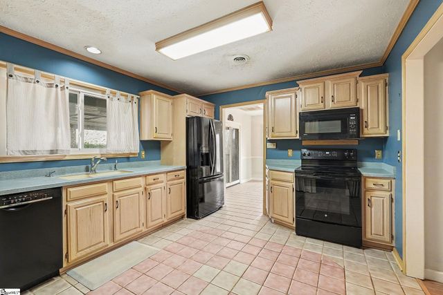 113 Grant Drive, Laurens, SC 29360