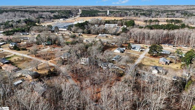 113 Grant Drive, Laurens, SC 29360