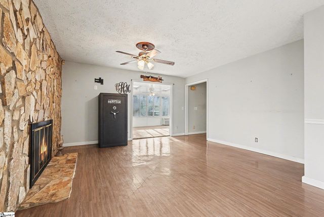 113 Grant Drive, Laurens, SC 29360