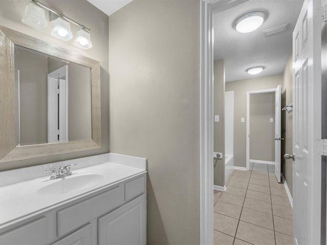 15826 Shoreline Terrace Drive, Houston, TX 77044