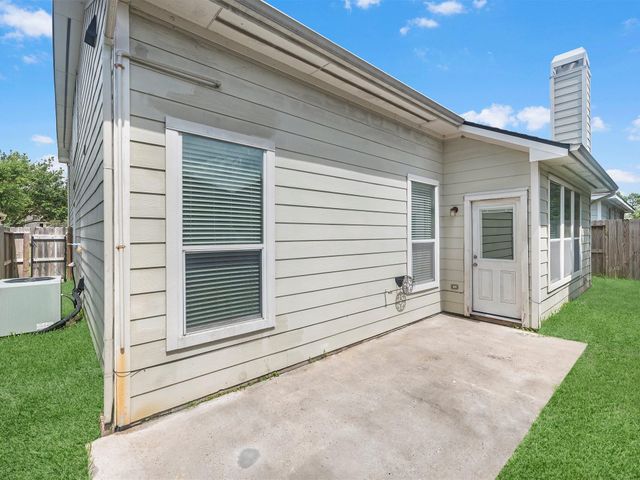 15826 Shoreline Terrace Drive, Houston, TX 77044