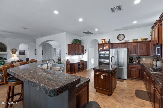 2770 E BUENA VISTA Drive, Chandler, AZ 85249