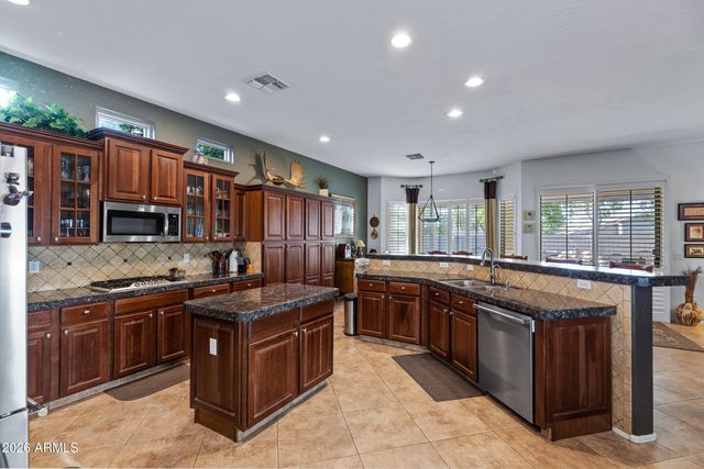 2770 E BUENA VISTA Drive, Chandler, AZ 85249