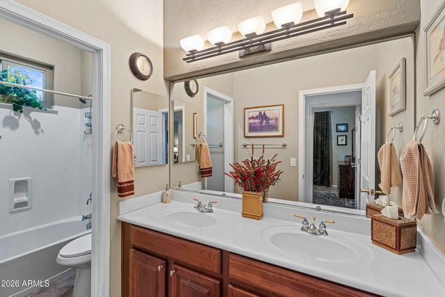 2770 E BUENA VISTA Drive, Chandler, AZ 85249
