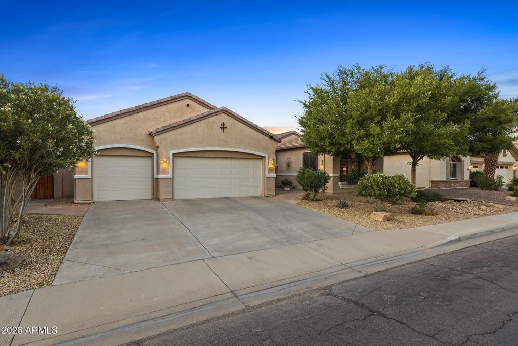 2770 E BUENA VISTA Drive, Chandler, AZ 85249