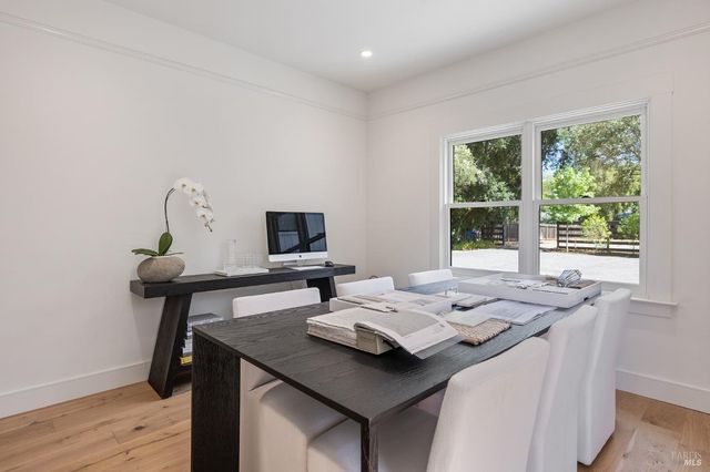 369 W Napa St, Sonoma, CA 95476