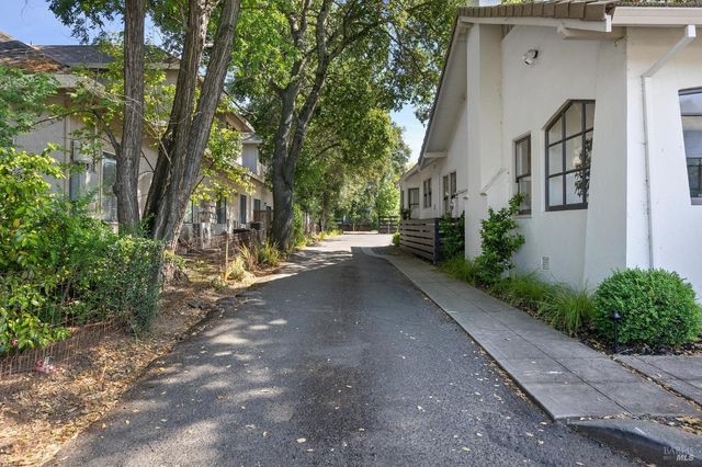 369 W Napa St, Sonoma, CA 95476