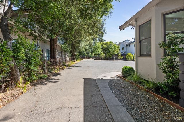 369 W Napa St, Sonoma, CA 95476
