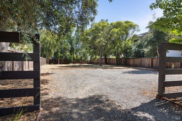 369 W Napa St, Sonoma, CA 95476