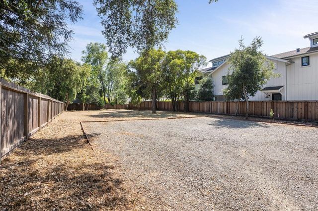 369 W Napa St, Sonoma, CA 95476