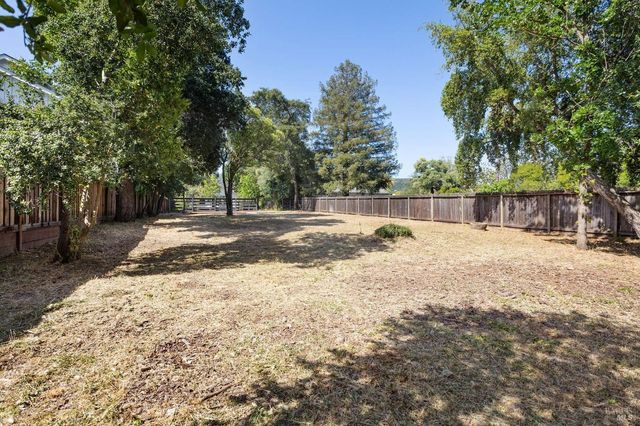 369 W Napa St, Sonoma, CA 95476