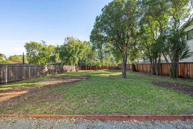 369 W Napa St, Sonoma, CA 95476