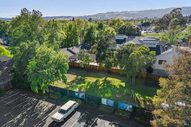 369 W Napa St, Sonoma, CA 95476