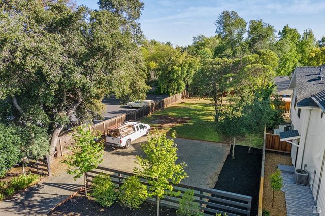 369 W Napa St, Sonoma, CA 95476