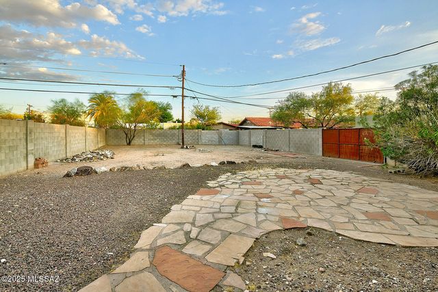 2512 E Linden Street, Tucson, AZ 85716