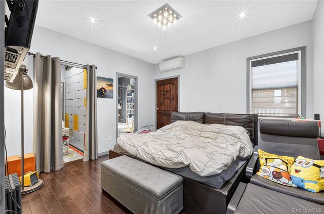 520 124th Street, College Point, NY 11356