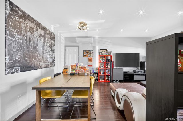 520 124th Street, College Point, NY 11356