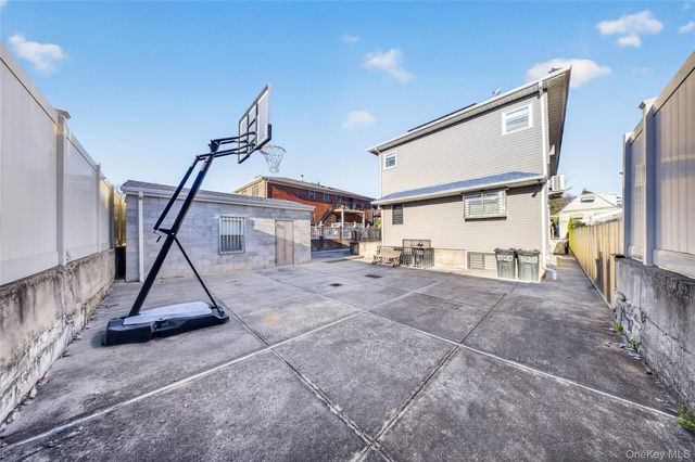 520 124th Street, College Point, NY 11356