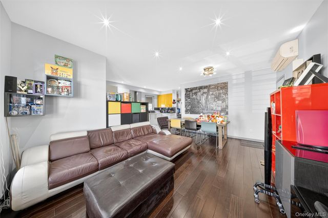 520 124th Street, College Point, NY 11356
