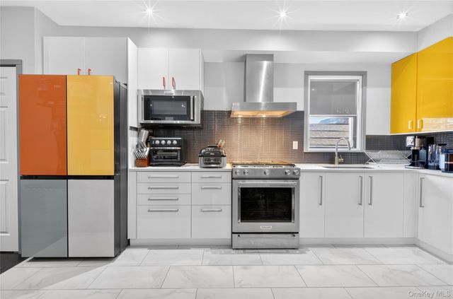 520 124th Street, College Point, NY 11356