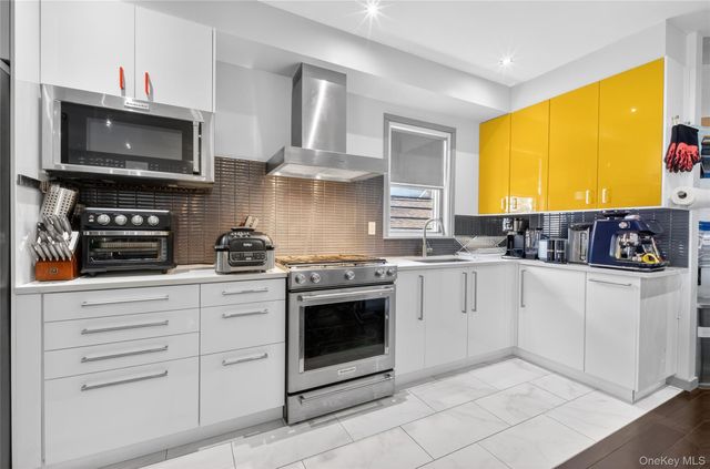 520 124th Street, College Point, NY 11356