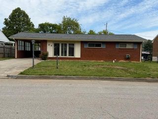 5107 Hollyhock RD, Roanoke, VA 24012