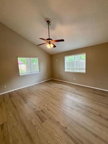 17122 Kings Walk Lane, Houston, TX 77070