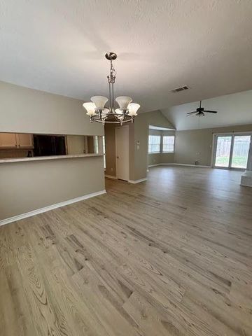 17122 Kings Walk Lane, Houston, TX 77070