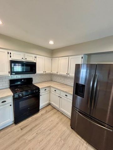 17122 Kings Walk Lane, Houston, TX 77070