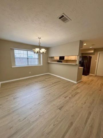 17122 Kings Walk Lane, Houston, TX 77070