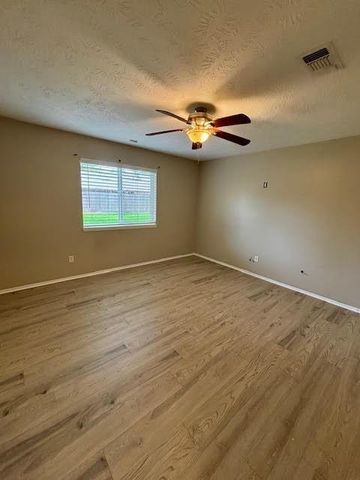 17122 Kings Walk Lane, Houston, TX 77070