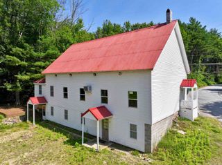 62 Freeman Hall Road, Nottingham, NH 03290