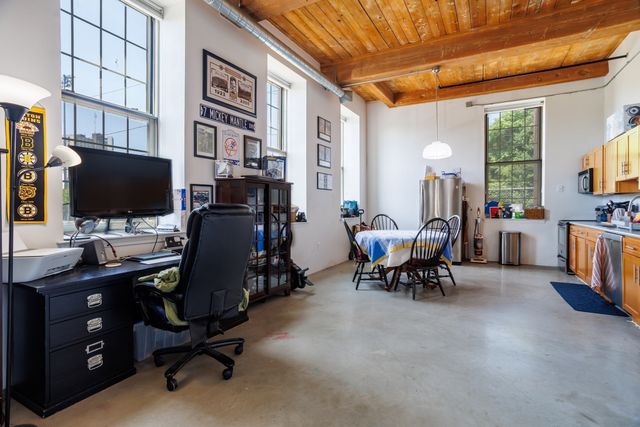 35 Riverwalk Way R201, Lowell, MA 01854